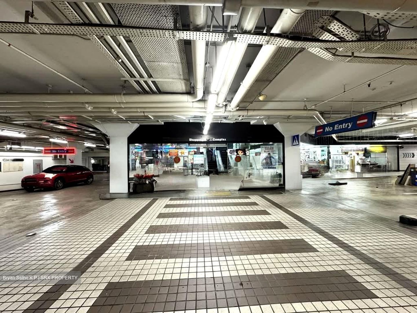 Sim Lim Square (D7), Shop House #556829521